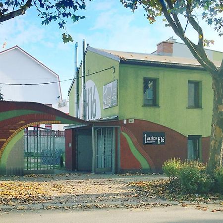 Wygodne Pokoje H16 Hostel Хожов Екстериор снимка