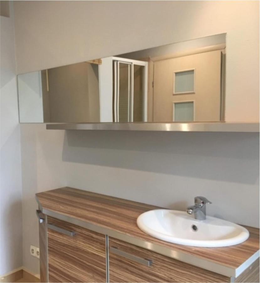 Wygodne Pokoje H16 Hostel Хожов Екстериор снимка
